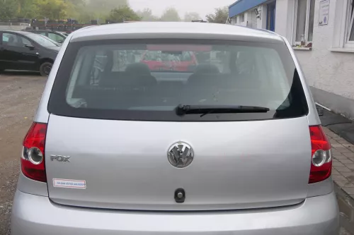 VW Fox 5Z Heckklappe Kofferraumklappe Klappe hinten + Scheibe silber LA7W
