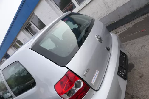 VW Fox 5Z Heckklappe Kofferraumklappe Klappe hinten + Scheibe silber LA7W (171260)