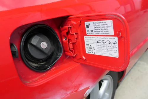 VW Golf 3 1H Tankdeckel Klappe Tankklappe Deckel Tank rot LP3G (171286)