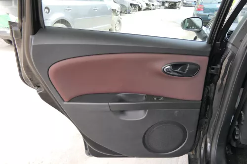 1x Leon 1P Türverkleidung Verkleidung Tür hinten links Griff grau persiaschwarz (171340)