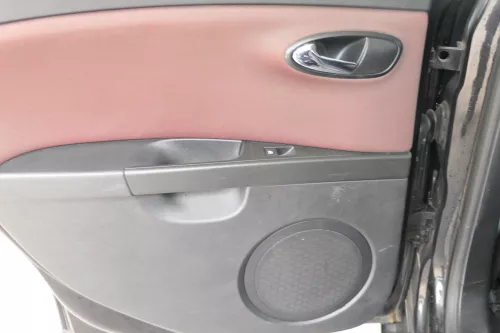 1x Leon 1P Türverkleidung Verkleidung Tür hinten links Griff grau persiaschwarz (171340)