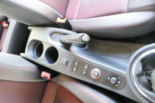 Leon 1P Mittelkonsole Mitteltunnel um Schaltung Becherhalter 1P0863241A schwarz (171358)