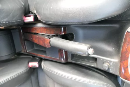 Audi A6 4B Handbremse Feststellbremse schwarz Leder Verkleidung Abdeckung (171430)