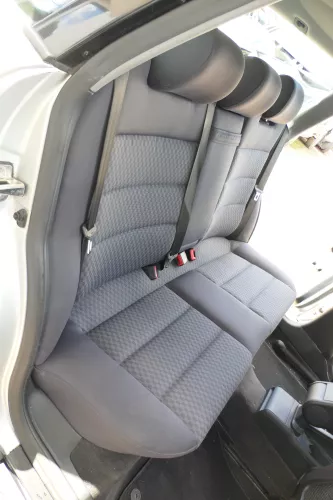 Audi A4 B5 Kombi Avant Rückbank Rücksitzbank Sitz Rücksitz 3 Punkt Gurt (171464)