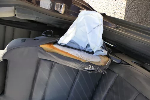 A3 8L Sitz Fahrersitz vorne links 2/3-Türer klappbar höhenverstellbar Sportsitz (171529)