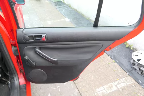 1x VW Golf 4 1J Limousine Türverkleidung Verkleidung Tür hinten rechts schwarz (171597)