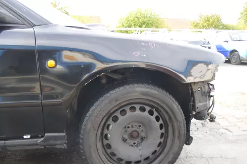 Audi A4 B5 (bis caMitte1999 Bild vergle) Kotflügel vorne rechts schwarz LY9B