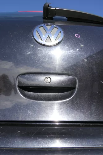 VW Polo 9N3 9N Heckklappe Kofferraumklappe Klappe schwarz LC9Z - Scheibe (171826)