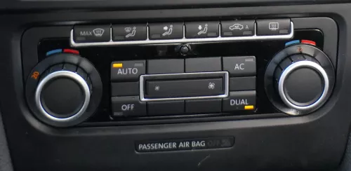 VW Golf 6 Eos Caddy Steuergerät Klimaanlage Klimabedienteil 5K0907044DT Heizung