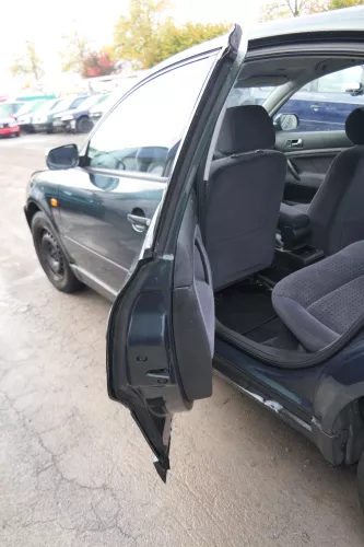 VW Passat 3B 3BG Limousine Tür hinten links grün LC6N (171973)