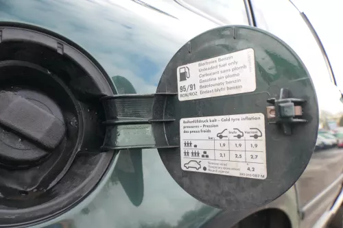 VW Passat 3B Limousine Tankdeckel Klappe Tankklappe Deckel Tank grün LC6N (171982)