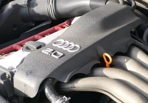 Audi A4 8E Motorabdeckung Abdeckung Motor Blende 2,0 ALT 96kw