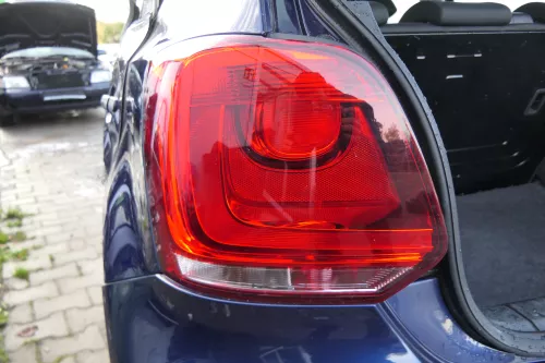 VW Polo 6R Rücklicht hinten links 6R0945095AH Rückleuchte Lampenträger orig