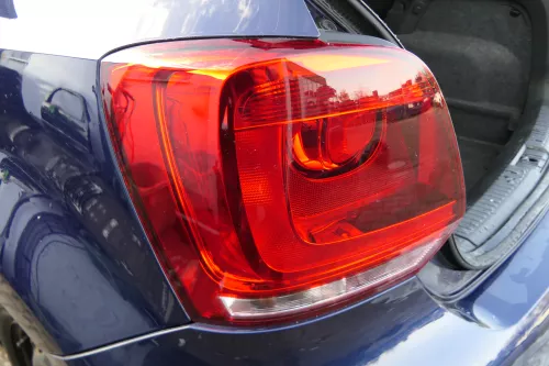 VW Polo 6R Rücklicht hinten links 6R0945095AH Rückleuchte Lampenträger orig (172375)