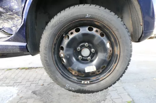 2xPolo 6R 9N Ibiza Felgen 185/60 R15 84T Winterreifen M+S 6jx15 ET38 Reifen 5mm