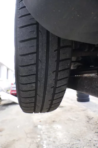 2x VW Polo 9N Felgen Reifen 165/70 R14 81T Sommerreifen 5jx14H2 ET35 ca. 6 mm (172446)