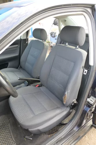 Audi A4 B5 Sitz Fahrersitz vorne links höhenverstellbar (172461)