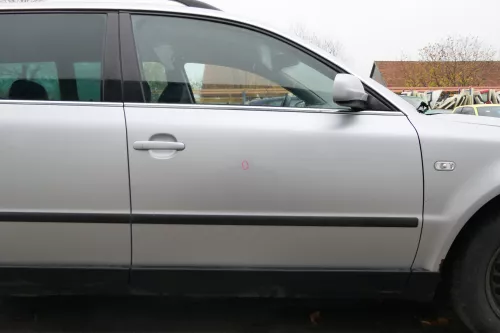 VW Passat 3B 3BG Kombi + Limo Tür vorne rechts Beifahrertür grau silber LA7W
