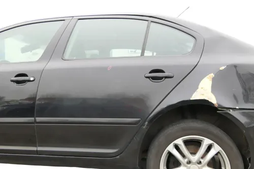 Skoda Octavia 1Z LIMOUSINE Tür hinten links schwarz LF9R (ohneAnbauteile)