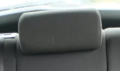 Skoda Octavia 1Z Sitz hinten in der Mitte Kopfstütze Kopfstützen schwarz