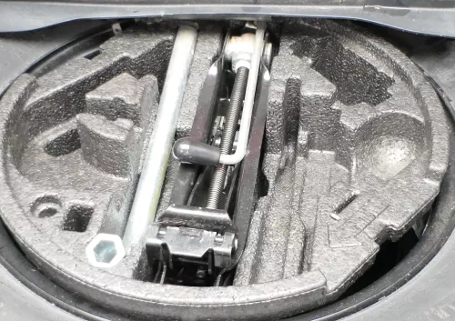 Octavia 1Z Bordwerkzeug Pannenset Wagenheber für Ersatzrad Notrad Styropor