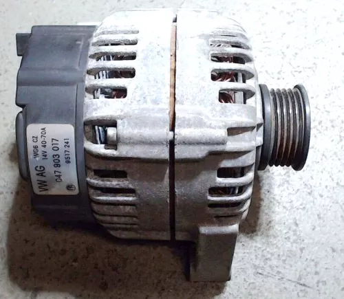 Skoda Fabia 6Y Lichtmaschine 70A 047903017 Generator Bosch AQW 1,4 MPI AZF