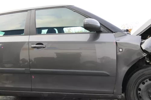 Fabia 5J Kombi + Limo Tür vorne rechts Beifahrertür grau titangrau 9795