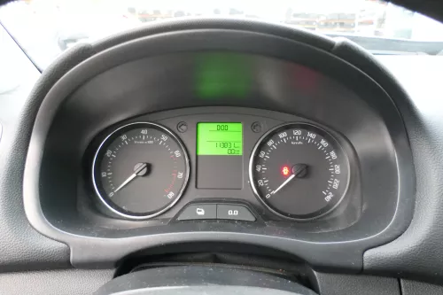 Skoda Fabia Roomster Tacho Tachometer Kombiinstrument 113.000km 5J0920810E Benzi