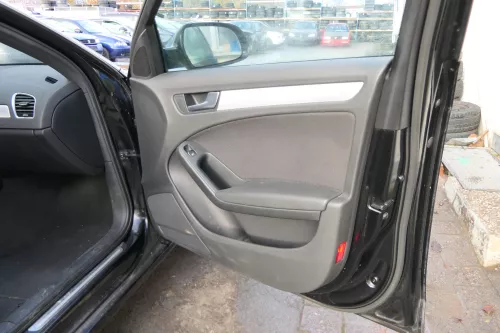 1x A4 8K B8 Türverkleidung Verkleidung Tür vorne rechts schwarz (172742)