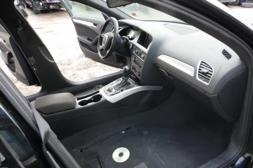 A4 8K Teppich Innenraumteppich Innen Boden Bodenbelag 8K1863021AA 9AM schwarz (172810)