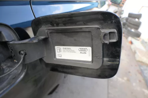 Audi A4 8K B8 Tankdeckel Tankklappe Tank Deckel Klappe LY9B schwarz (172828)