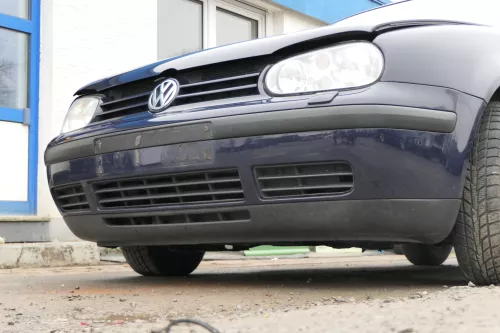 VW Golf 4 Stoßstange vorne Stoßfänger vorn vorne blau LA5G SWR + Kappen (172904)