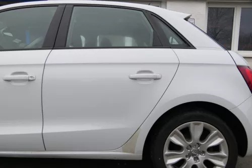 Audi A1 8X Tür Türblatt hinten links Rahmen weiß LS9R 4/5-Türer