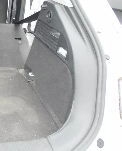 Audi A1 8X Abdeckung Verkleidung Kofferraum hinten rechts Seite 4/5-Türer
