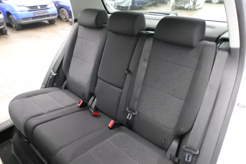 VW Golf 5M Plus Sitze Rückbank Rücksitzbank Lehne hinten schwarz(ohneKopfstützen (173187)