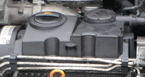 Polo 9N3 9N Zylinderkopf Deckel 1,4 TDI 3 Zylinder  045103469H Ventildeckel BMS