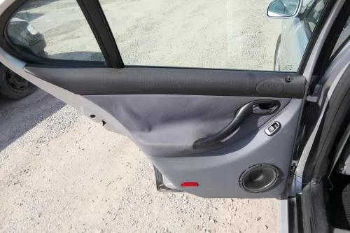 1x Seat Leon 1M Toledo Türverkleidung Verkleidung Tür hinten links grau Griff (173250)