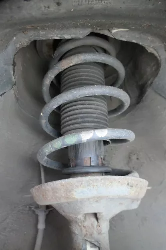 2x Golf 3 Ibiza Polo 6K Federbein Stoßdämpfer Feder vorne