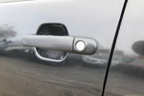 VW Polo Variant Kombi 6Kv oder Caddy 9Kv Tür vorne links schwarz LA9Y ohneAnbaut (173263)