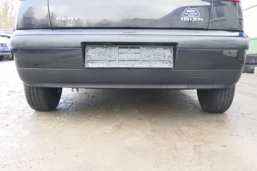 Seat Ibiza 6K Facelfit Stoßstange Heckstoßstange hinten schwarz LA9Y