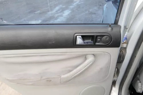 1x VW Golf 4 1J Limousine Türverkleidung Verkleidung Tür hinten links grau Griff (173295)