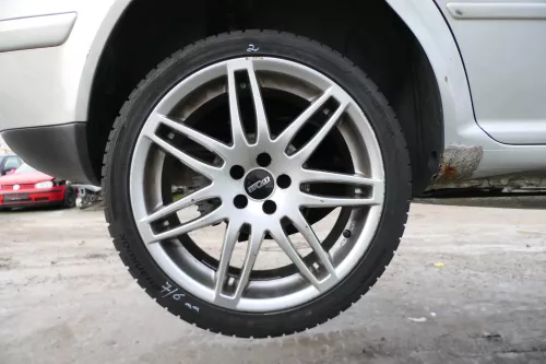 4x Golf 4 Bora Alufelgen Felgen 225/40 ZR18 Sommerreifen Reifen KBA 46571 4-7mm (173314)