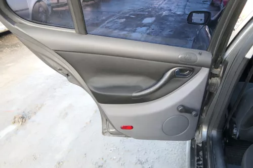 1x Leon 1M Toledo Türverkleidung Verkleidung Tür hinten links grau schwarz Griff (173328)