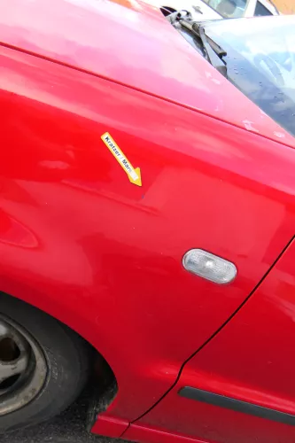 VW Polo 6N2 Kotflügel vorne links rot LP3G (bis unterm Schweller) (173363)