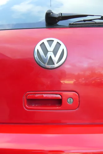 Polo 6N2 Heckklappe Klappe hinten Kofferraumklappe rot LP3G Scheibe (173367)