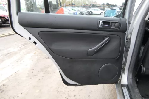 1x VW Golf 4 1J Kombi Türverkleidung Verkleidung Tür hinten links schwarz