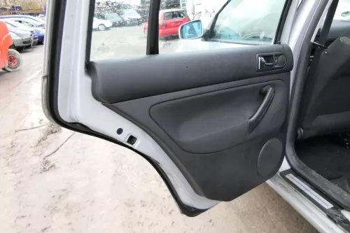 1x VW Golf 4 1J Kombi Türverkleidung Verkleidung Tür hinten links schwarz (173401)