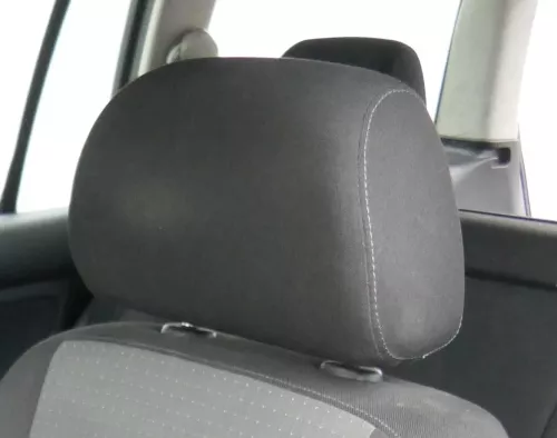 1x VW Golf 4 Bora Kopfstütze vorne vorn weiße Nähte schwarz rechts oder links (173403)