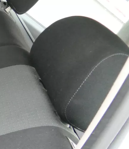 1x VW Golf 4 Bora Kopfstütze hinten weiße Nähte schwarz rechts oder links (173404)