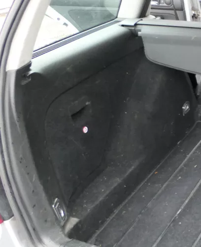 VW Golf 4 Variant Abdeckung Verkleidung Kofferraum hinten links 1J9867423BK schw